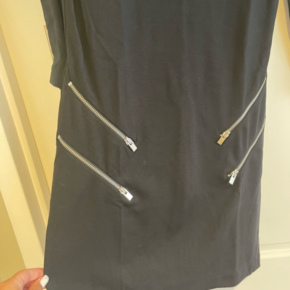 Express Dress with 3/4 Sleeves and Zippers - Picture 2 of 5